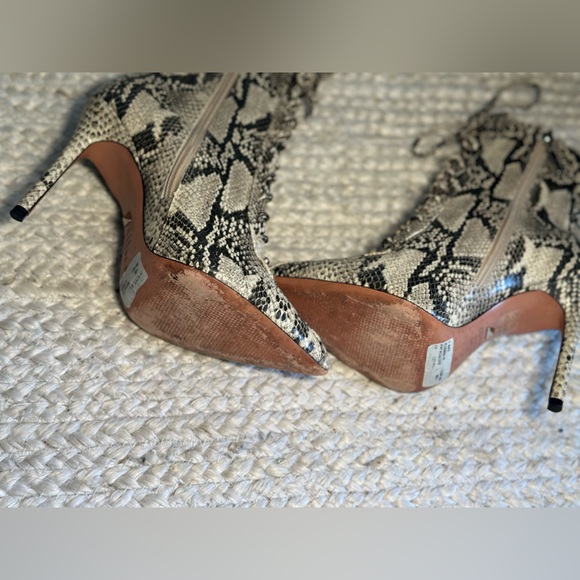 Schutz Anaiya Boots in Natural - Picture 9 of 10